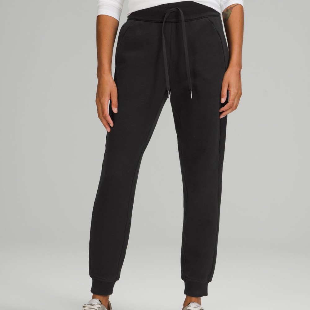 Lululemon Scuba High-Rise Joggers Size 2 NEW
